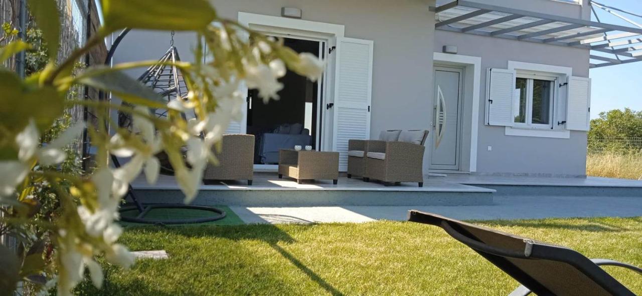 Spiridoula Luxury Villa Roda  Exterior photo